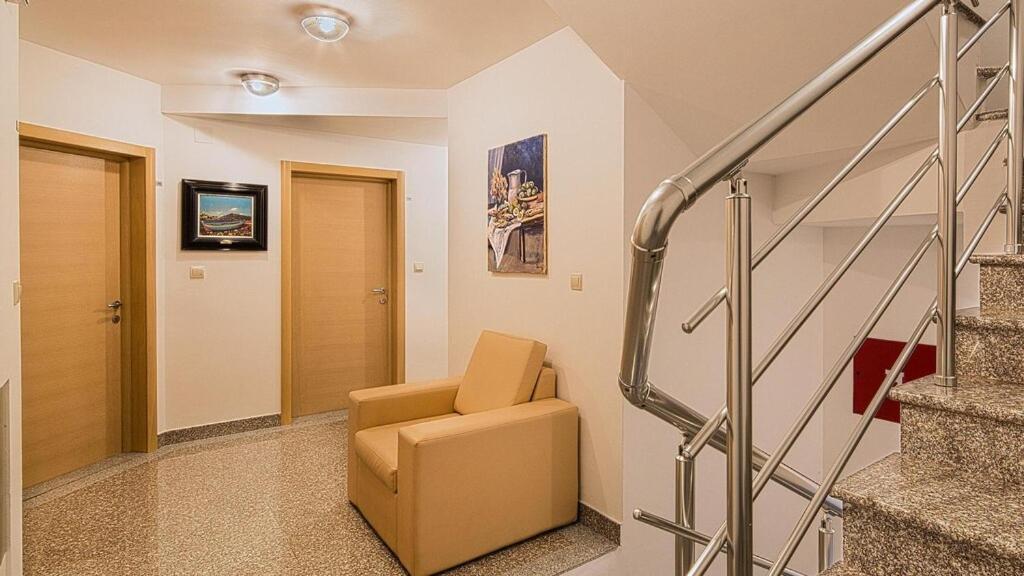Guesthouse Radjen Sveti Stefan Exterior photo