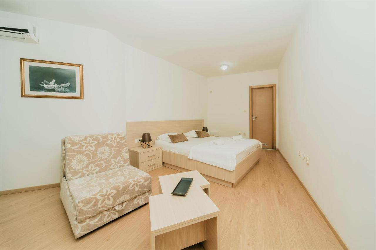 Guesthouse Radjen Sveti Stefan Exterior photo